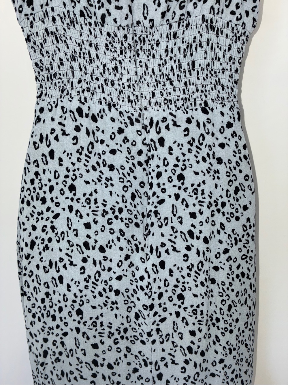 Reformation Dress Blue/Black  Leopard-Print Smocked Midi Dress Excellent 4 - Picture 7 of 8
